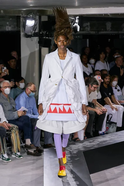 Look 19
